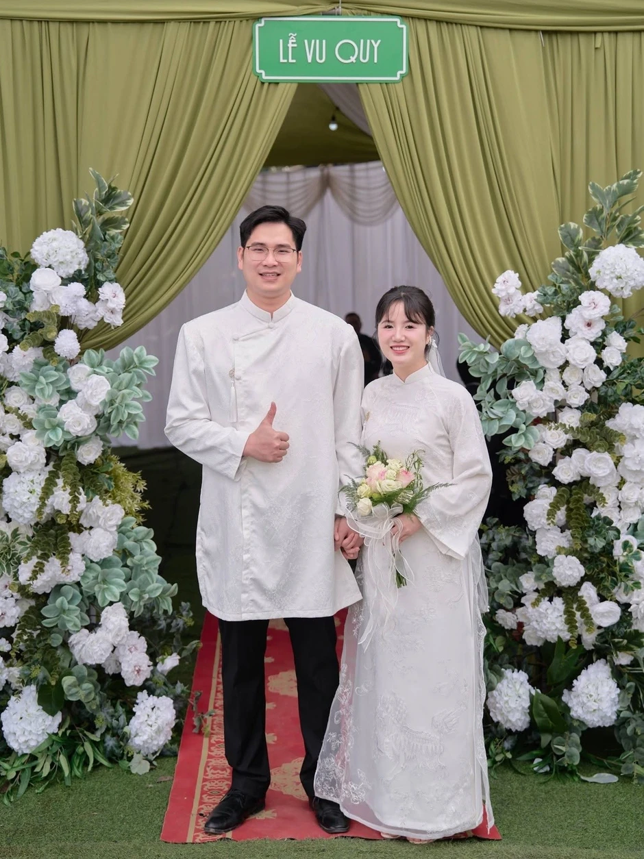 Cặp đôi bác sĩ nội trú không đi chơi, không du lịch suốt 8 năm yêu Cặp đôi bác sĩ nội trú không đi chơi, không du lịch suốt 8 năm yêu