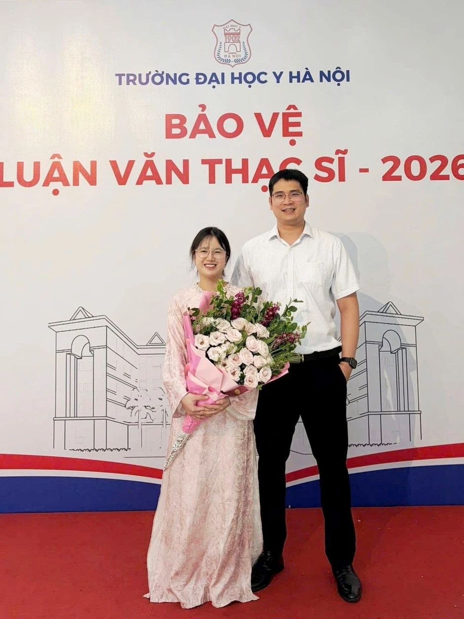 Cặp đôi bác sĩ nội trú không đi chơi, không du lịch suốt 8 năm yêu Cặp đôi bác sĩ nội trú không đi chơi, không du lịch suốt 8 năm yêu