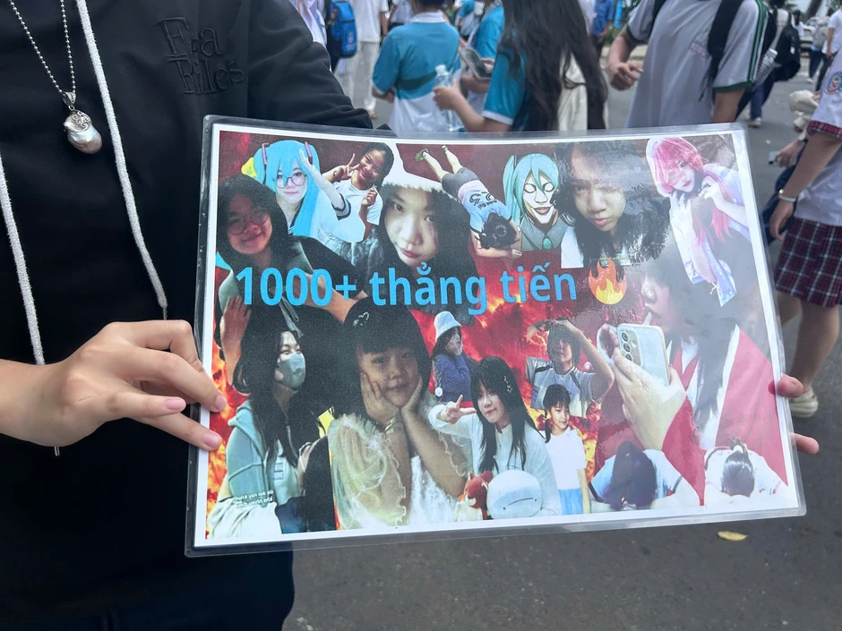 Cặp song sinh bí mật làm một chuyện sau kỳ thi, khiến cả điểm thi ngoái nhìn Cặp song sinh bí mật làm một chuyện sau kỳ thi, khiến cả điểm thi ngoái nhìn