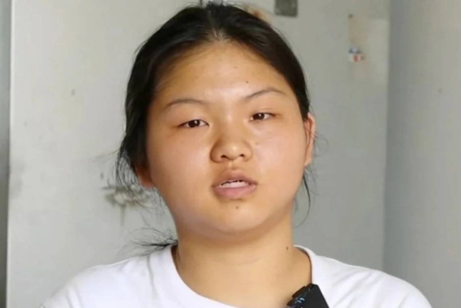 Câu chuyện xúc động của nữ sinh Trung Quốc mồ côi khi vừa đỗ đại học Câu chuyện xúc động của nữ sinh Trung Quốc mồ côi khi vừa đỗ đại học