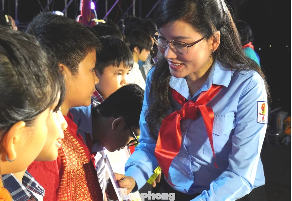 Chăm lo cho thiếu nhi là chăm lo cho tương lai đất nước Chăm lo cho thiếu nhi là chăm lo cho tương lai đất nước