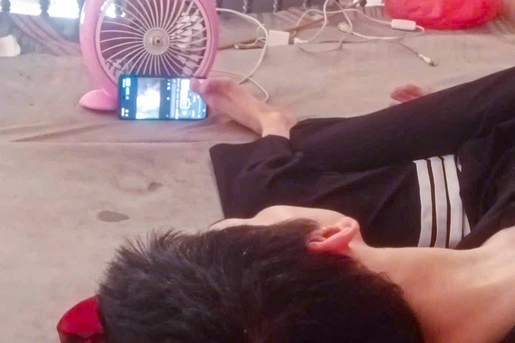 Chàng trai bại não làm TikTok bằng chân, có hơn 33.000 lượt theo dõi Chàng trai bại não làm TikTok bằng chân, có hơn 33.000 lượt theo dõi