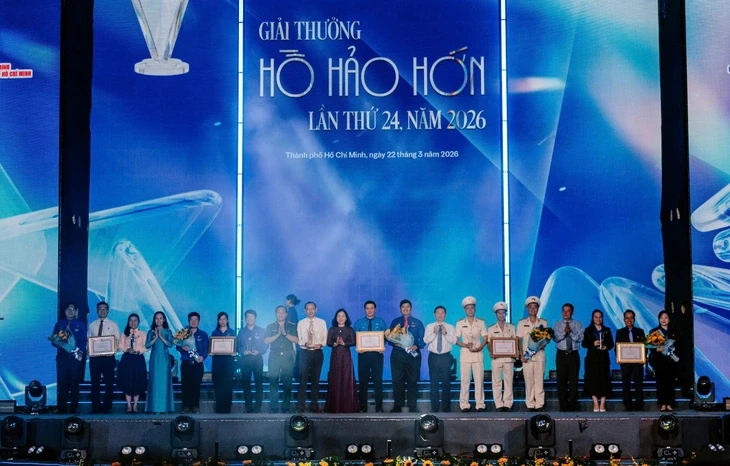 Chi đoàn phóng viên báo Tuổi Trẻ nhận giải thưởng Hồ Hảo Hớn năm 2026 Chi đoàn phóng viên báo Tuổi Trẻ nhận giải thưởng Hồ Hảo Hớn năm 2026