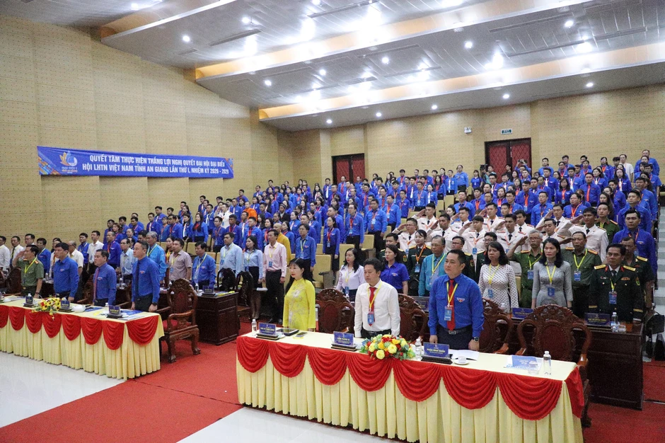 Chị Thị Phương Hồng làm Chủ tịch Hội LHTN Việt Nam tỉnh An Giang khóa I Chị Thị Phương Hồng làm Chủ tịch Hội LHTN Việt Nam tỉnh An Giang khóa I