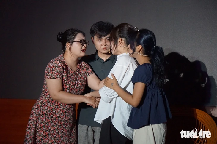 Chia sẻ với bố mẹ về ước mơ nghề nghiệp hay lẳng lặng làm theo ý mình? Chia sẻ với bố mẹ về ước mơ nghề nghiệp hay lẳng lặng làm theo ý mình?