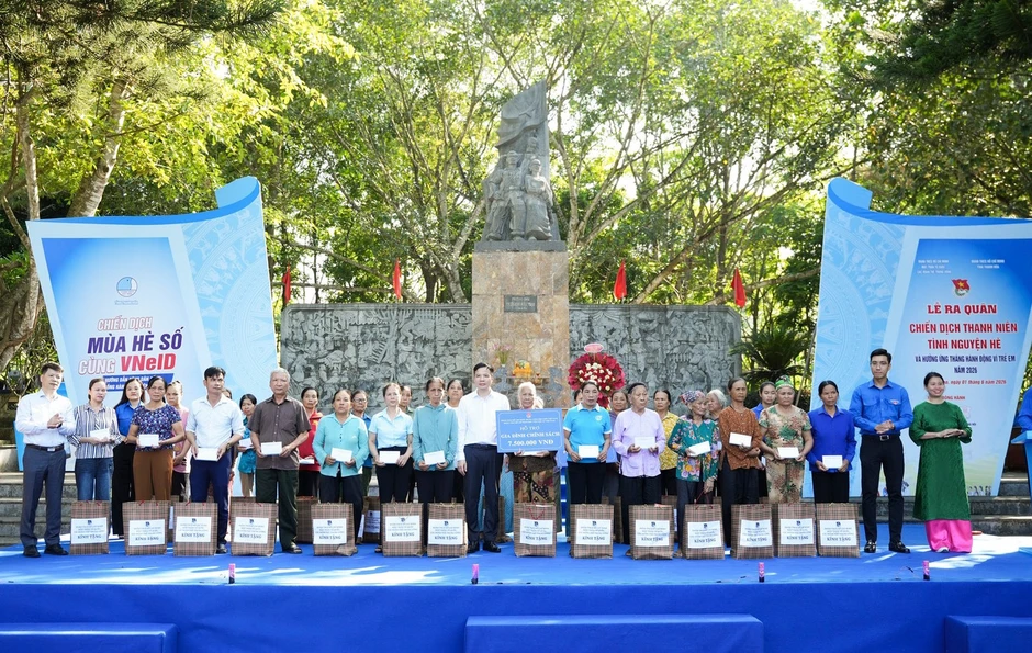 Chiến dịch Thanh niên tình nguyện hè 2026 tại Thanh Hóa được trao nguồn lực gần 400 triệu đồng Chiến dịch Thanh niên tình nguyện hè 2026 tại Thanh Hóa được trao nguồn lực gần 400 triệu đồng