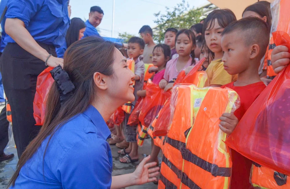 Chiến dịch Thanh niên tình nguyện hè 2026 tại Thanh Hóa được trao nguồn lực gần 400 triệu đồng Chiến dịch Thanh niên tình nguyện hè 2026 tại Thanh Hóa được trao nguồn lực gần 400 triệu đồng