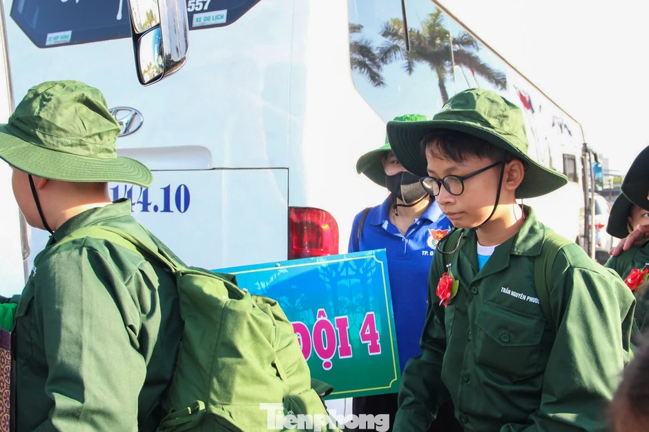 Chiến sĩ nhí Đà Nẵng háo hức 'nhập ngũ', trải nghiệm mùa hè trong quân đội