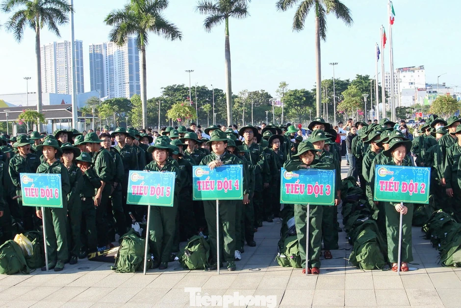 Chiến sĩ nhí Đà Nẵng háo hức 'nhập ngũ', trải nghiệm mùa hè trong quân đội
