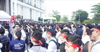 Chủ Nhật Đỏ lớn nhất TPHCM