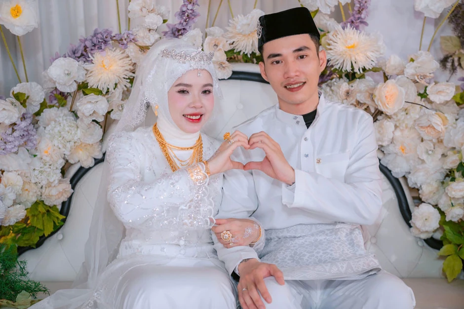 Chú rể Cần Thơ cưới vợ người Chăm, làm 3 đám cưới trong 7 ngày Chú rể Cần Thơ cưới vợ người Chăm, làm 3 đám cưới trong 7 ngày