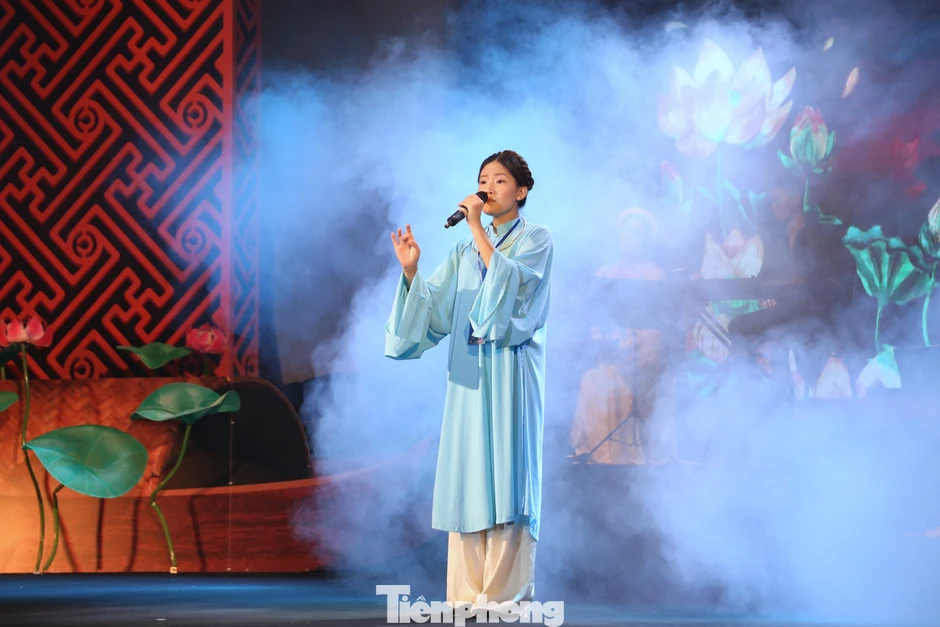 Cô bé 8 tuổi gây ấn tượng với làn điệu Ví, Giặm Cô bé 8 tuổi gây ấn tượng với làn điệu Ví, Giặm