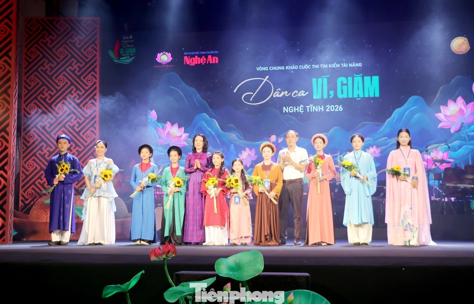 Cô bé 8 tuổi gây ấn tượng với làn điệu Ví, Giặm Cô bé 8 tuổi gây ấn tượng với làn điệu Ví, Giặm