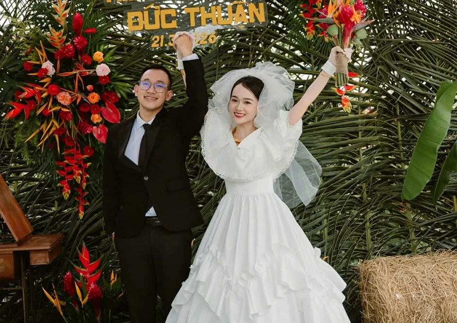 Cô dâu cùng gia đình tự trang trí đám cưới và thành quả gây bất ngờ Cô dâu cùng gia đình tự trang trí đám cưới và thành quả gây bất ngờ