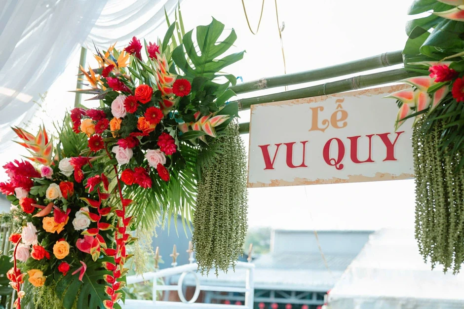 Cô dâu cùng gia đình tự trang trí đám cưới và thành quả gây bất ngờ Cô dâu cùng gia đình tự trang trí đám cưới và thành quả gây bất ngờ