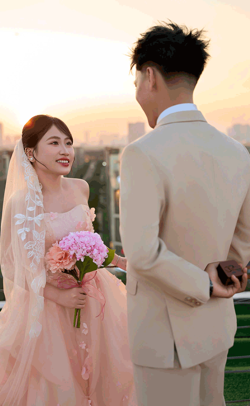 Cô dâu TPHCM chống nạng vào lễ đường, phía sau là câu chuyện rơi nước mắt Cô dâu TPHCM chống nạng vào lễ đường, phía sau là câu chuyện rơi nước mắt