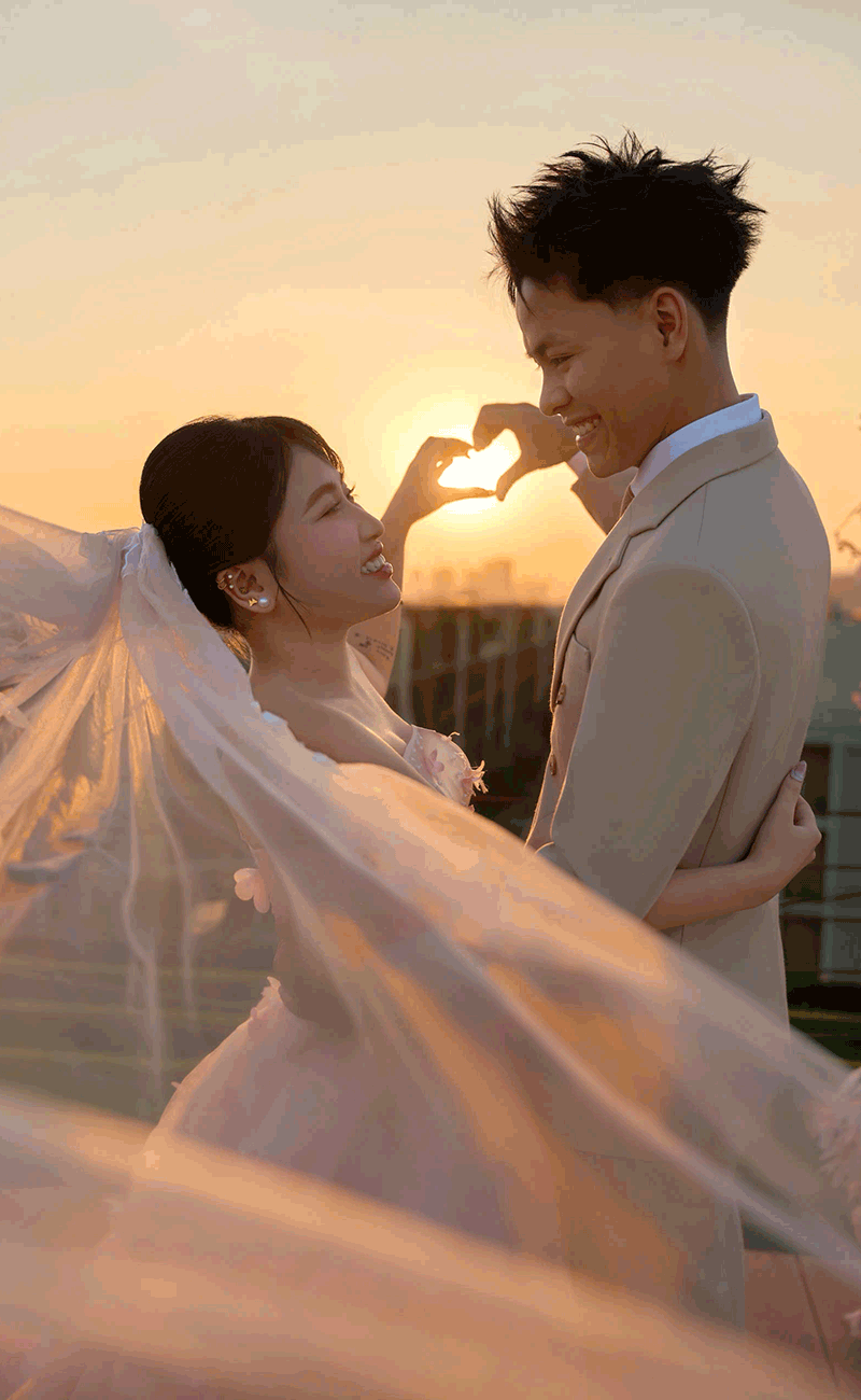 Cô dâu TPHCM chống nạng vào lễ đường, phía sau là câu chuyện rơi nước mắt Cô dâu TPHCM chống nạng vào lễ đường, phía sau là câu chuyện rơi nước mắt