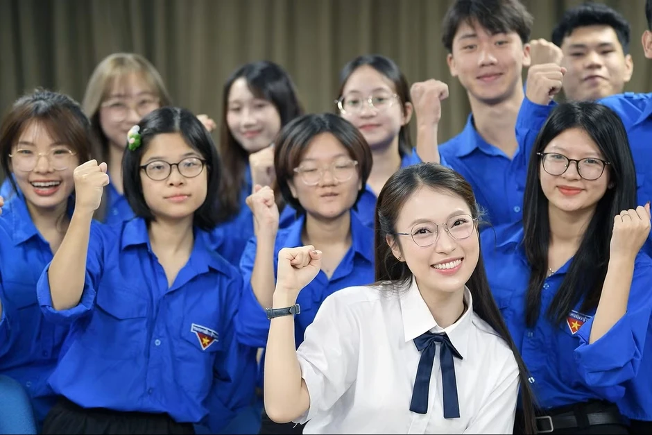 Cơ duyên đặc biệt đưa MC Khánh Vy trở thành đại sứ Tiếp sức mùa thi Cơ duyên đặc biệt đưa MC Khánh Vy trở thành đại sứ Tiếp sức mùa thi