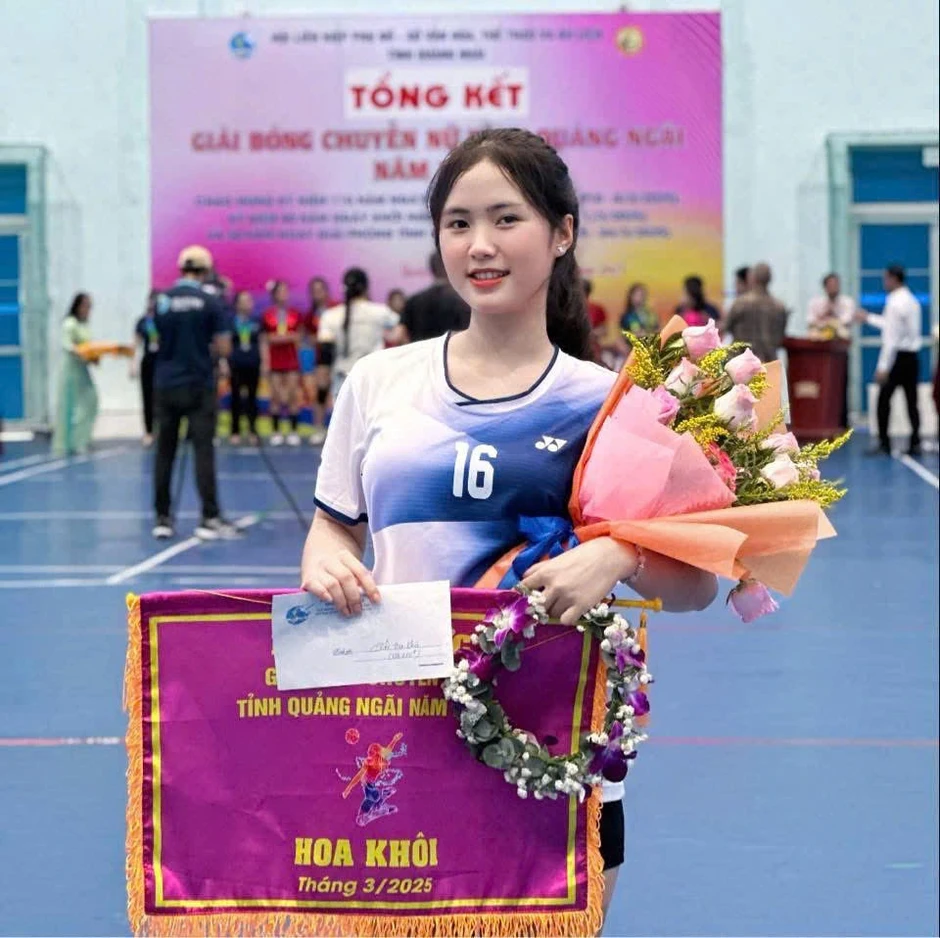 Cô gái được gọi là 'hoa khôi bóng chuyền' Cô gái được gọi là 'hoa khôi bóng chuyền'
