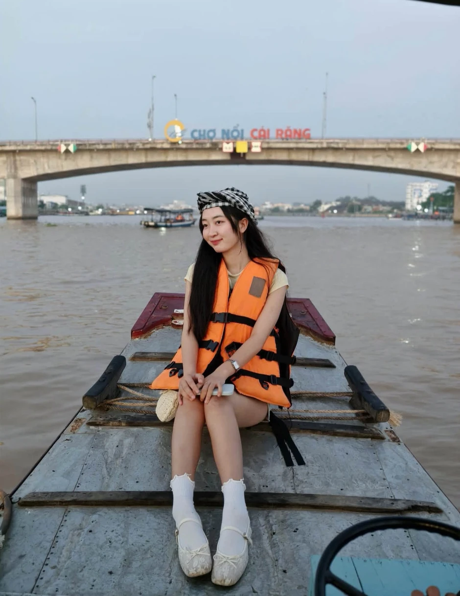 Cô gái Hà Nội 23 tuổi nghỉ việc văn phòng, dành 8 tháng sống từ núi tới đảo Cô gái Hà Nội 23 tuổi nghỉ việc văn phòng, dành 8 tháng sống từ núi tới đảo