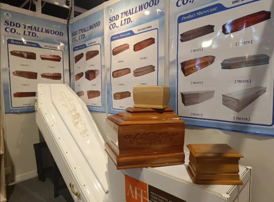 Cô giáo Trung Quốc bỏ nghề, bán quan tài thu 6 triệu USD mỗi năm Cô giáo Trung Quốc bỏ nghề, bán quan tài thu 6 triệu USD mỗi năm