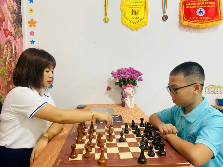 Cờ vua thành 'hot trend' mùa hè: Nhiều trung tâm săn đón để trẻ rèn trí não Cờ vua thành 'hot trend' mùa hè: Nhiều trung tâm săn đón để trẻ rèn trí não