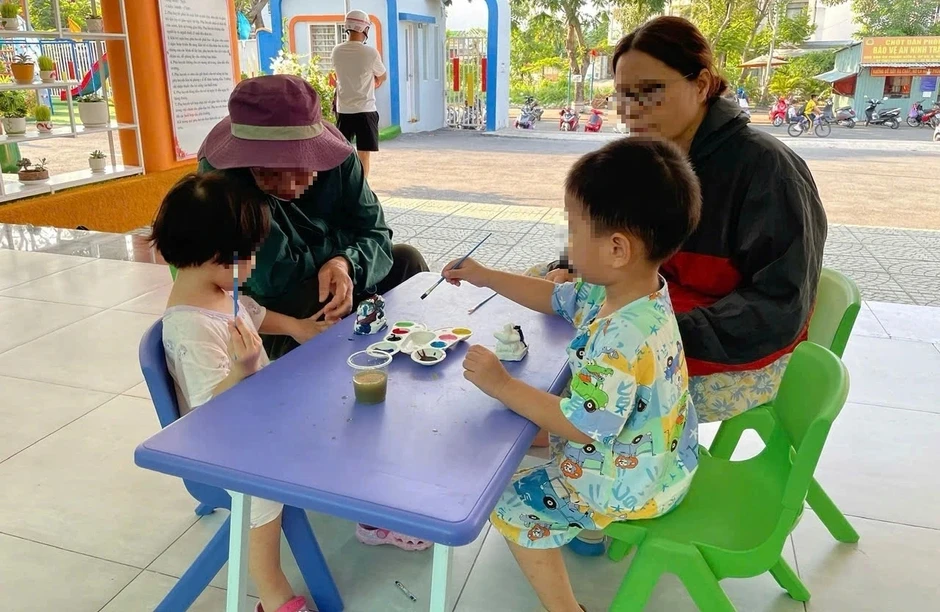 Con nghỉ hè, phụ huynh bước vào mùa tất bật mới Con nghỉ hè, phụ huynh bước vào mùa tất bật mới