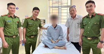 Cõng nam sinh qua rừng, đại úy trẻ chạy đua từng giây giành lại sự sống
