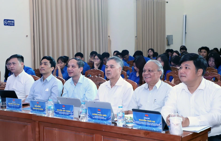 Công tác tuyên truyền miệng vẫn đặc biệt quan trọng và không thể thay thế Công tác tuyên truyền miệng vẫn đặc biệt quan trọng và không thể thay thế