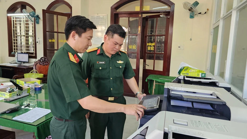 Cử nhân luật chính thức thành quân nhân, nối nghiệp ông ngoại Cử nhân luật chính thức thành quân nhân, nối nghiệp ông ngoại