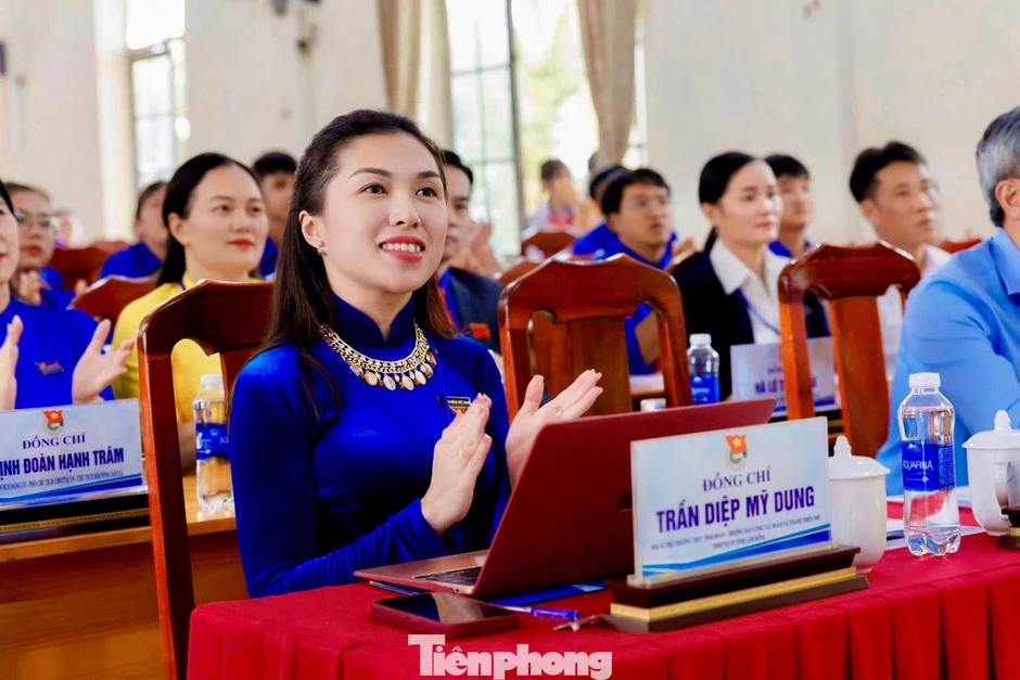 Cử tri trẻ Lâm Đồng kỳ vọng đại biểu gần dân, lắng nghe thanh niên Cử tri trẻ Lâm Đồng kỳ vọng đại biểu gần dân, lắng nghe thanh niên