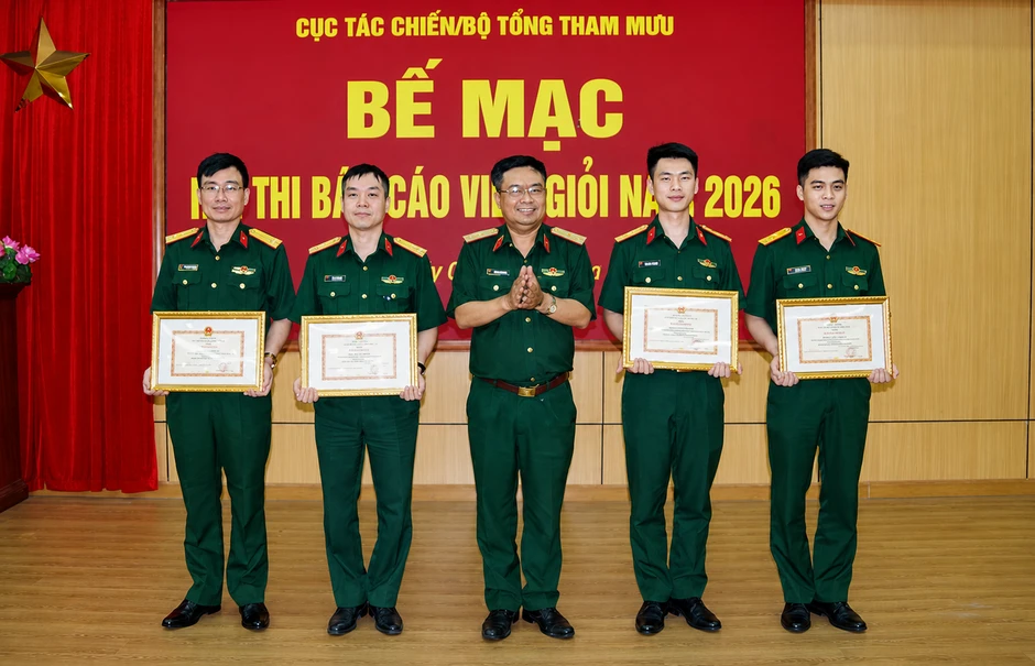 Cục Tác chiến Bộ Tổng tham mưu vinh danh báo cáo viên giỏi năm 2026 Cục Tác chiến Bộ Tổng tham mưu vinh danh báo cáo viên giỏi năm 2026
