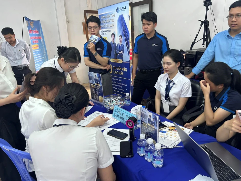 Cùng tấm bằng đại học, vì sao người có trải nghiệm dễ tìm việc làm hơn? Cùng tấm bằng đại học, vì sao người có trải nghiệm dễ tìm việc làm hơn?