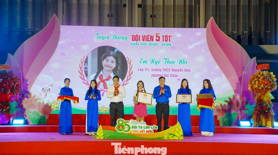 Đà Nẵng khen thưởng các tập thể, cá nhân xuất sắc trong công tác Đội Đà Nẵng khen thưởng các tập thể, cá nhân xuất sắc trong công tác Đội