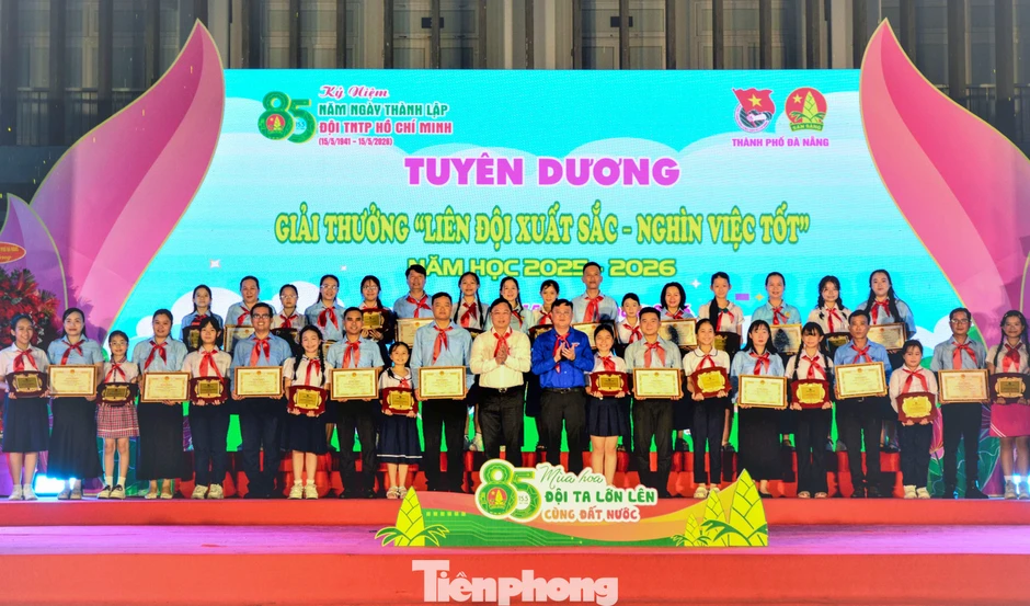 Đà Nẵng khen thưởng các tập thể, cá nhân xuất sắc trong công tác Đội Đà Nẵng khen thưởng các tập thể, cá nhân xuất sắc trong công tác Đội