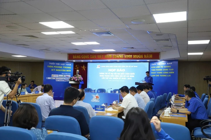 Đại hội Đoàn Thanh niên biểu quyết trên app, không nhận hoa chúc mừng Đại hội Đoàn Thanh niên biểu quyết trên app, không nhận hoa chúc mừng