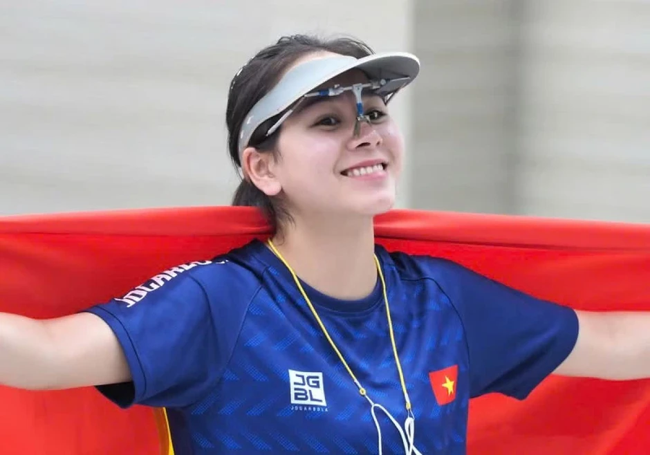 Đại úy Nguyễn Cao Cường, nữ xạ thủ Trịnh Thu Vinh hướng về Đại hội Đoàn XIII Đại úy Nguyễn Cao Cường, nữ xạ thủ Trịnh Thu Vinh hướng về Đại hội Đoàn XIII