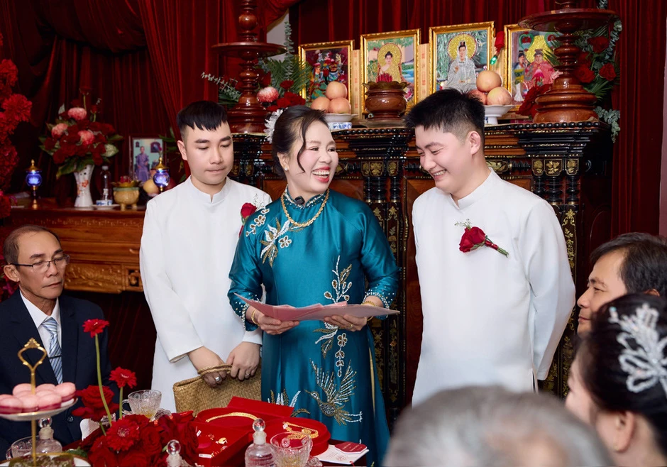 Đám cưới không cô dâu ở Đồng Tháp, chú rể nhận quà cưới 7 cây vàng, 5 sổ đỏ Đám cưới không cô dâu ở Đồng Tháp, chú rể nhận quà cưới 7 cây vàng, 5 sổ đỏ