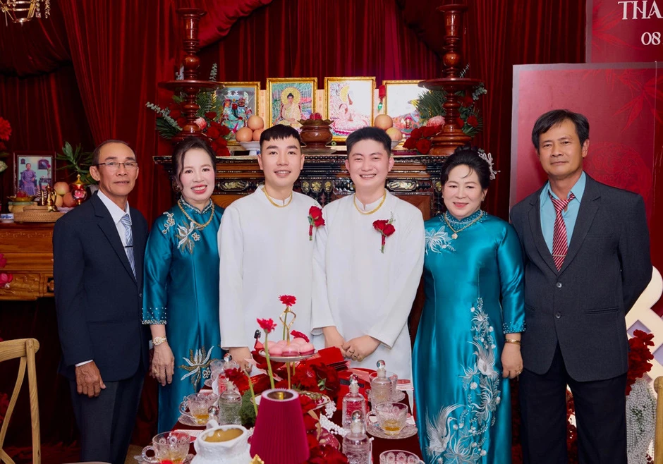 Đám cưới không cô dâu ở Đồng Tháp, chú rể nhận quà cưới 7 cây vàng, 5 sổ đỏ Đám cưới không cô dâu ở Đồng Tháp, chú rể nhận quà cưới 7 cây vàng, 5 sổ đỏ