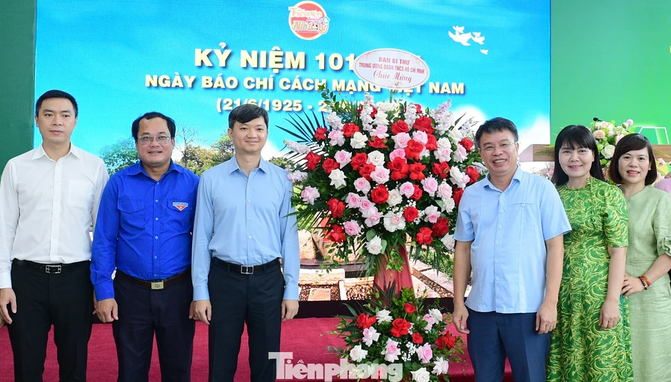 Đẩy mạnh truyền thông hiện đại và định hướng giá trị cho thế hệ trẻ Đẩy mạnh truyền thông hiện đại và định hướng giá trị cho thế hệ trẻ