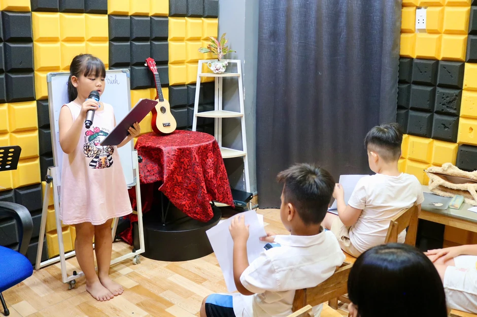 Để con tự tin hơn trong giao tiếp, đừng bỏ qua những khóa học này dịp hè Để con tự tin hơn trong giao tiếp, đừng bỏ qua những khóa học này dịp hè