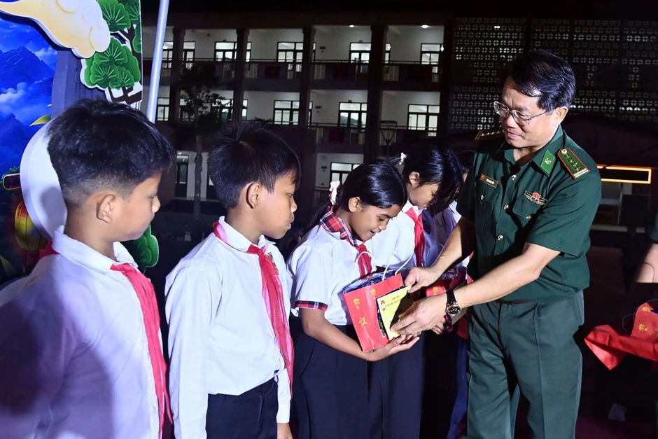 Đêm hội trăng rằm ở Huế Đêm hội trăng rằm ở Huế