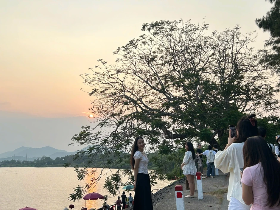 Đến Huế, lên chùa Thiên Mụ nhớ dừng chân để ăn… đậu hũ Đến Huế, lên chùa Thiên Mụ nhớ dừng chân để ăn… đậu hũ
