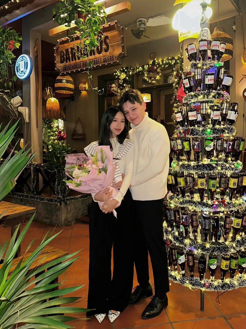 Đến Việt Nam sau 1 lần thử món phở, chàng trai Nga tìm thấy tình yêu trong mơ Đến Việt Nam sau 1 lần thử món phở, chàng trai Nga tìm thấy tình yêu trong mơ