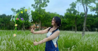 Đẹp như phim, đồi cỏ lau giữa TP.HCM đang khiến giới trẻ phát sốt