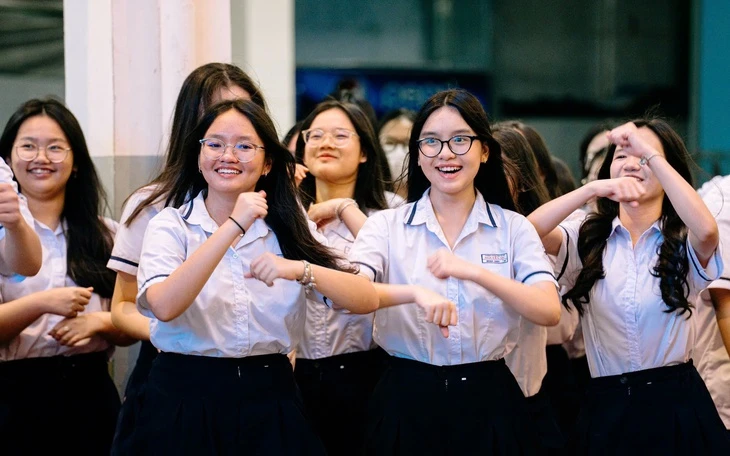 Đi làm cả ngày, tối nằm vật rồi lại ngày mới: Tuổi trẻ liệu có lãng phí? Đi làm cả ngày, tối nằm vật rồi lại ngày mới: Tuổi trẻ liệu có lãng phí?