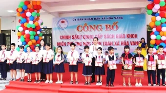 Điểm sáng miễn phí sách giáo khoa