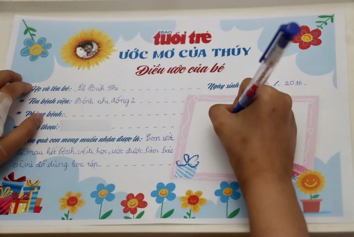 Điều ước nhỏ của bệnh nhi ung thư: Con muốn làm bác sĩ, công an... Điều ước nhỏ của bệnh nhi ung thư: Con muốn làm bác sĩ, công an...
