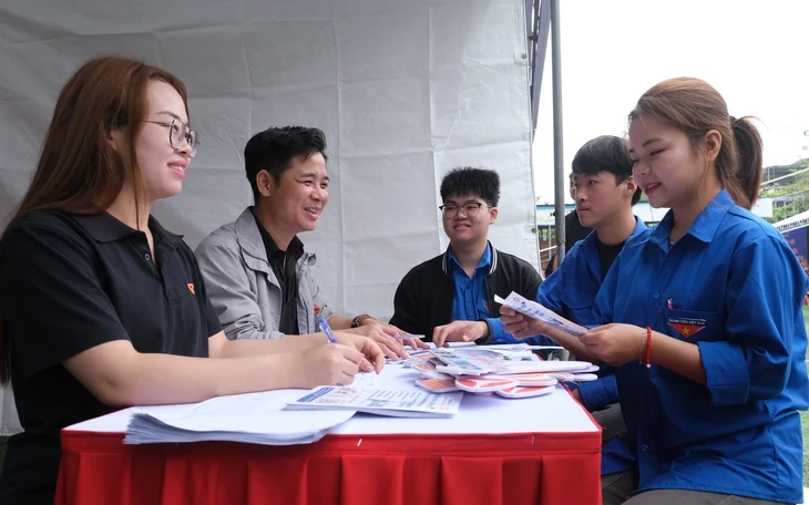 Doanh nghiệp 'săn' kỹ sư: Những điều sinh viên cần làm để không trượt phỏng vấn Doanh nghiệp 'săn' kỹ sư: Những điều sinh viên cần làm để không trượt phỏng vấn