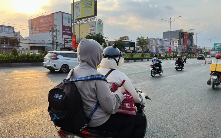 Đưa cha mẹ đi đó đi đây khi còn có thể Đưa cha mẹ đi đó đi đây khi còn có thể